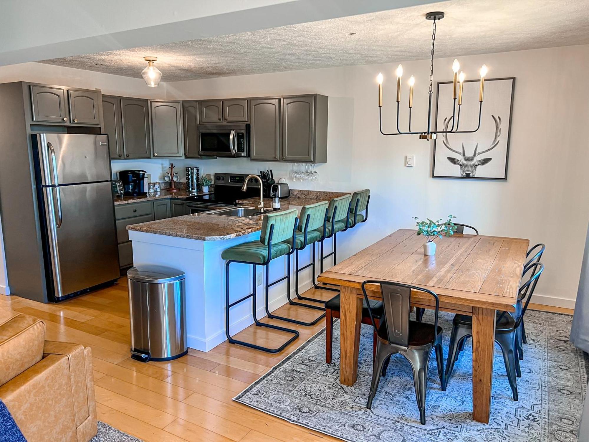 Remodeled Summit Condo At Snowshoe - Modern & Cozy Экстерьер фото
