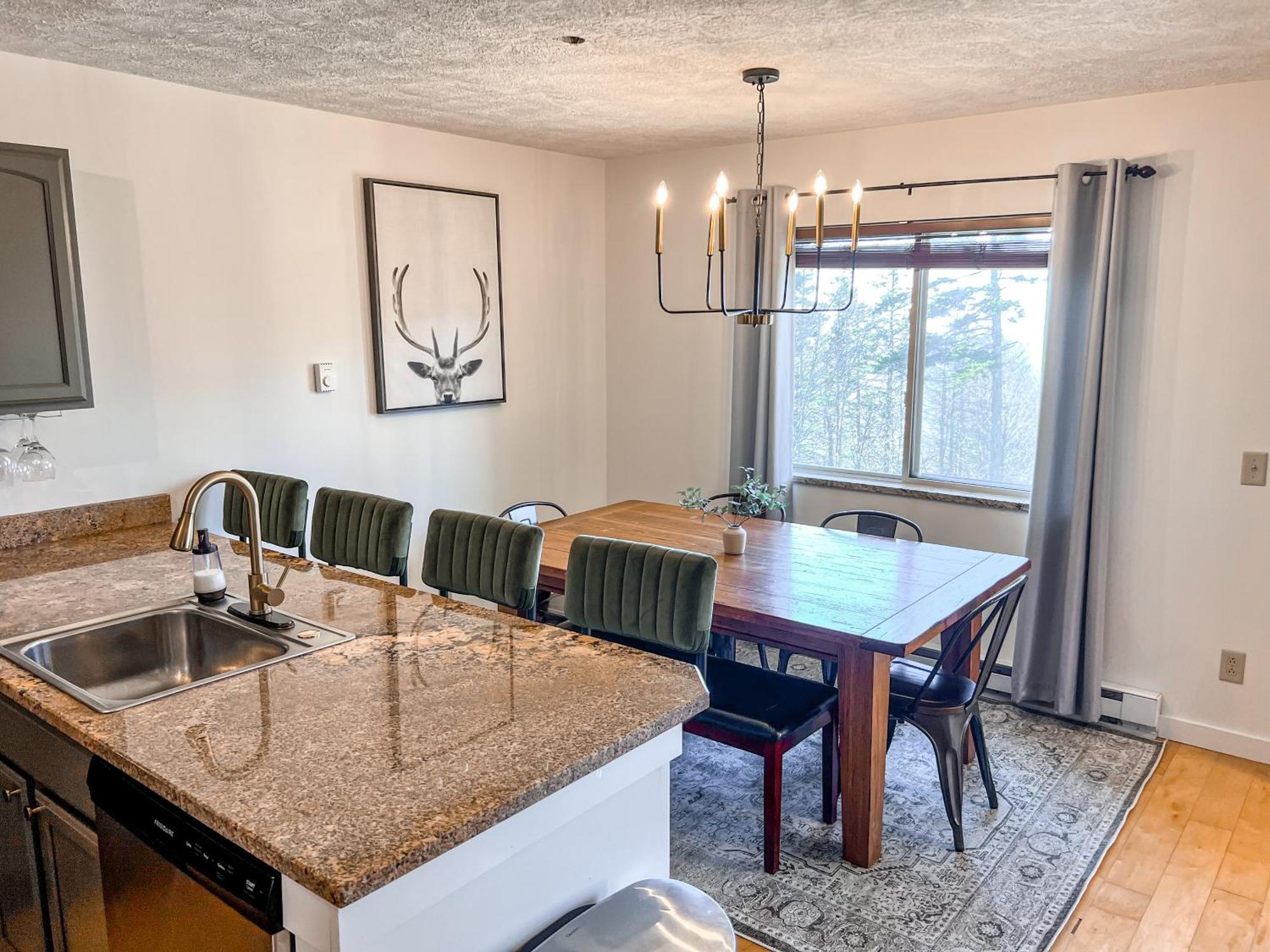 Remodeled Summit Condo At Snowshoe - Modern & Cozy Экстерьер фото